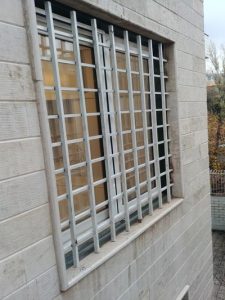 حفاظ پنجره ساده